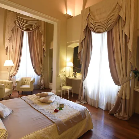 Santa Chiara ليتشي