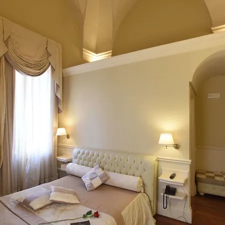 Santa Chiara Отель 4*
