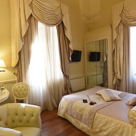 Santa Chiara 4*