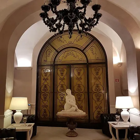 Отель Santa Chiara