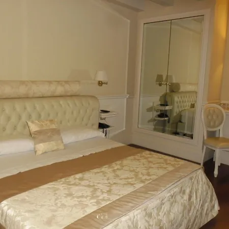 Santa Chiara Hotel