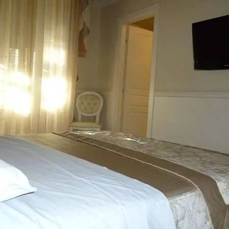 Santa Chiara Отель 4*